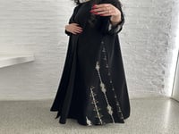 نص كلوش مع لينن رايون مطرز