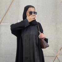 كلوش مقفلة من الأمام جاكار ناعم مع كريب