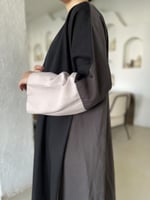 نص كلوش مع حرير ياباني باللون ( الرمادي و الاوف وا...