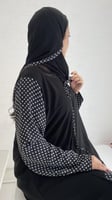 عباية كلوش مع ربطة من الشيفون المنقط(polka dots)