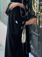 نص بشت مع تطريز فيونكة مزينه بحبات اللولو