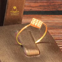 طقم ناعم بتصميم معين ذهب صافي عيار 18