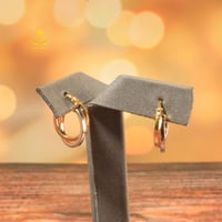 حلق ذهب تويستد لونين عيار 18