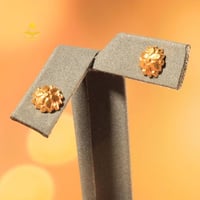 حلق ذهب صغير ناعم عيار 18