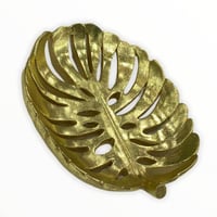 صينية تقديم على شكل ورقة شجر