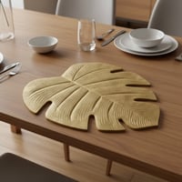 لباد طاولة ذهبي