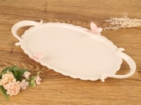 صحن بيضاوي أبيض