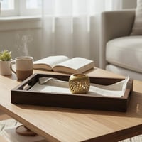 مجموعة من تنسيقنا صينية خشب مع المفرش والشمعدان