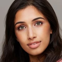 ايسنس - مسكرة اي لوف اكستريم كريزي فوليوم