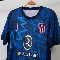 تيشيرت اتليتكو مدريد الثالث 24/25 فئة اللاعبين
