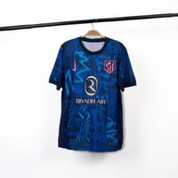 تيشيرت اتليتكو مدريد الثالث 24/25 فئة اللاعبين