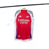 تيشيرت ارسنال الأساسي 24/25 فئة اللاعبين
