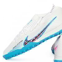 جزمة كرة قدم Nike