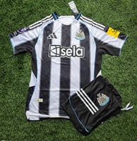 طقم نيوكاسل الأساسي 25/26