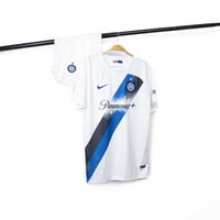 طقم انتر ميلان الاحتياطي