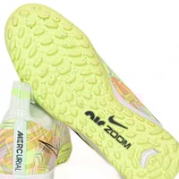 جزمة كرة قدم Nike