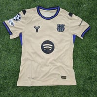 تيشيرت برشلونة الاحتياطي 25/26. فئة اللاعبين