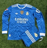 طقم ريال مدريد الثالث 25/26 كم طويل