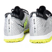 جزمة كرة قدم Nike