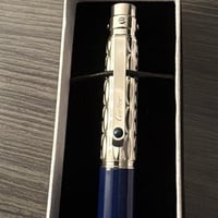 كارتير كحلي وفضي مشبك