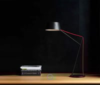 وحدة إضاءة طاولة بسلك أحمر