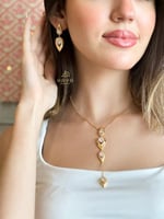 طقم فاخر (عقد متدلي + حلق)