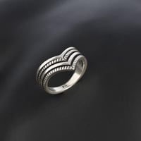 خاتم فضة نسائي بتصميم أنيق T-08