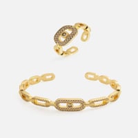 ‎ طقم نسائي كلاسيك بلون ذهبي