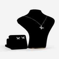 ‎ طقم نسائي بتصميم أنيق بلون فضي