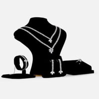 ‎ طقم نسائي فاخر باللون الفضي