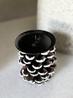 شمعدان الصنوبر