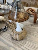 حامل مناديل خشبي