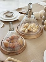 صحن تقديم بغطاء زجاج