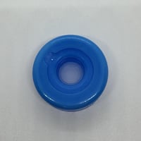 غطاء بلاستيك مع فتحة للقوارير الجالون البلاستيكية