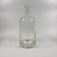 قارورة زجاج شفاف عالي الجودة و قاعدة سميكة 1000 مل...