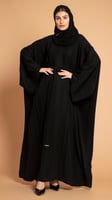عباية بقصة واسعه مزينه بقصات