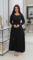 فستان اسود مزين بالخرز