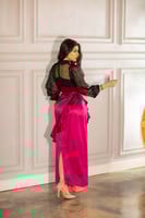 طقم بلوزة وتنورة