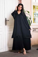 عباية طبقتين مزينة بشريط ساتان