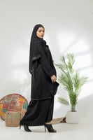 عباية طبقتين مزينة بشريط ساتان