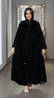 عباية مخمل باكمام مطرزة