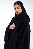 عباية طقطق بقصة منحنية