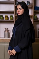 عباية جاكيت بصدر ازرق