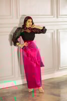 طقم بلوزة وتنورة