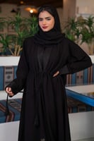 عباية برباط على الخصر