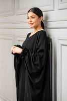 عباية بشت اسود فخمة باكمام مكشكشة