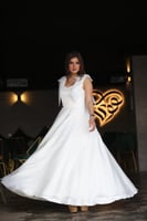 فستان سهرة اوفوايت