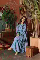 جلابية مفتوحة بفستان داخلي