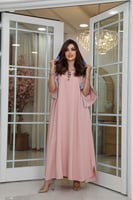 جلابية وردي بقبعة