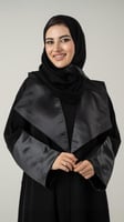 عباية بياقة عريضة